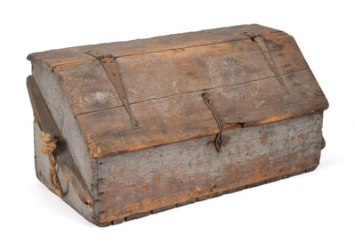 18TH C. BLUE PAINTED AMERICAN SEA CHEST.