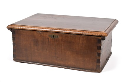 18TH C. AMERICAN MAPLE BIBLE BOX.