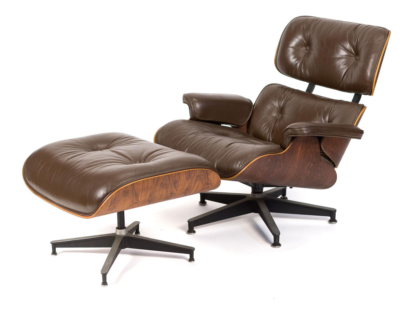 1977 HERMAN MILLER EAMES CHAIR AND OTTOMAN, 1 OF 2. (1 of 13)