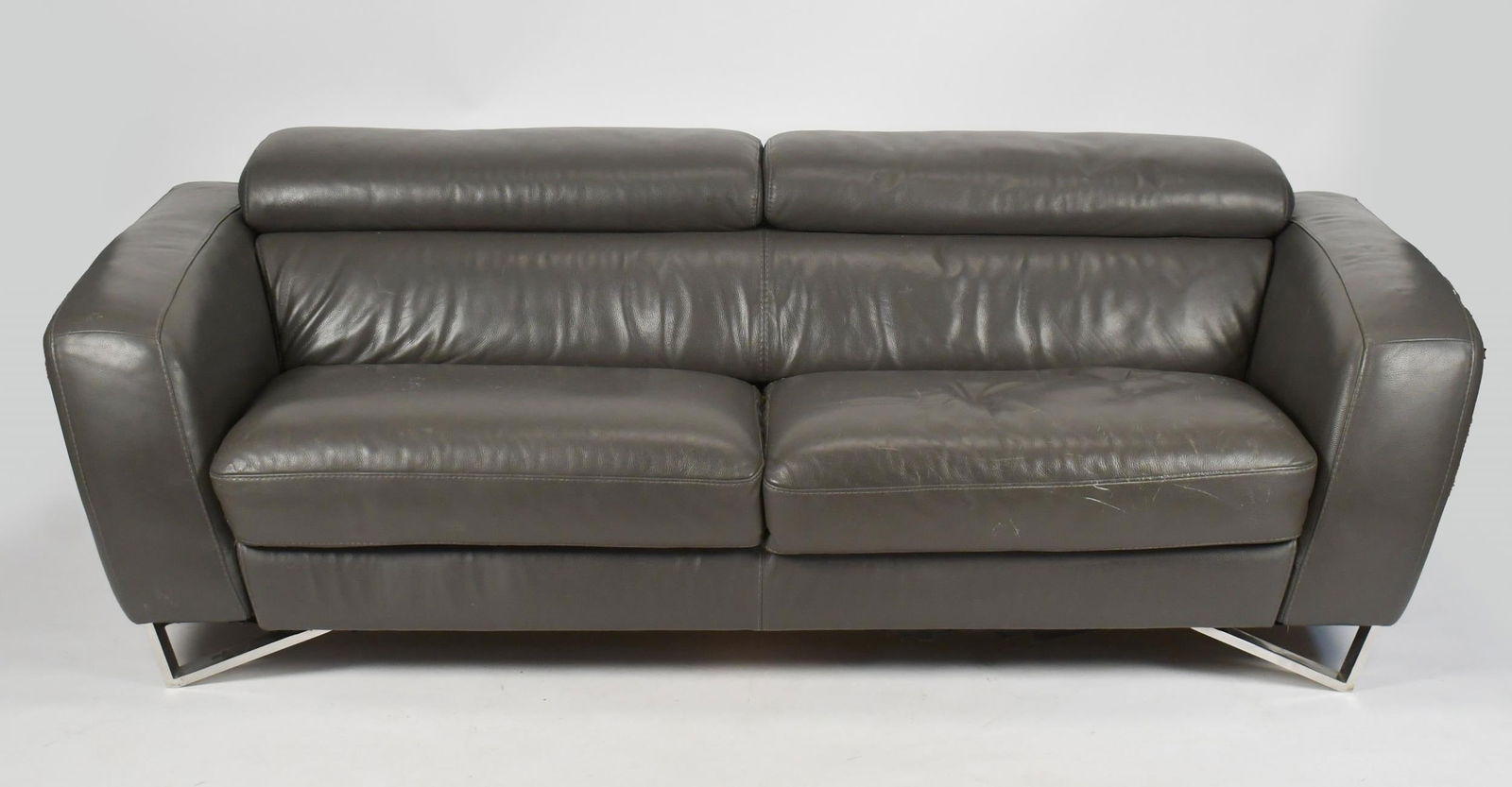VINTAGE DESIGNER GREY LEATHER SOFA. - 2
