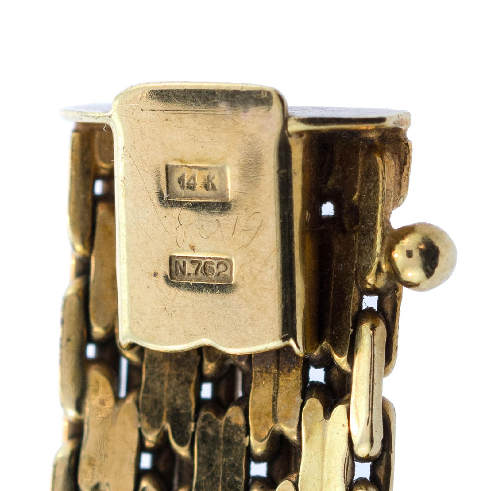 14K GOLD FLAT BRICK LINK BRACELET. - 8