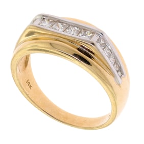 14K GOLD CHANNEL SET PRINCESS DIAMOND RING.