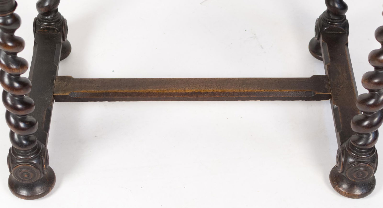 19TH C. ITALIAN WALNUT LIBRARY TABLE WITH DRAWER. - 7