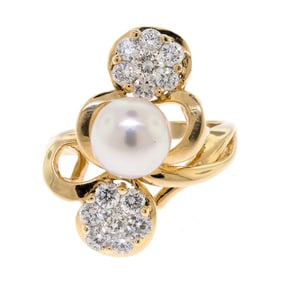 14K GOLD CULTURED PEARL & DIAMOND RING.