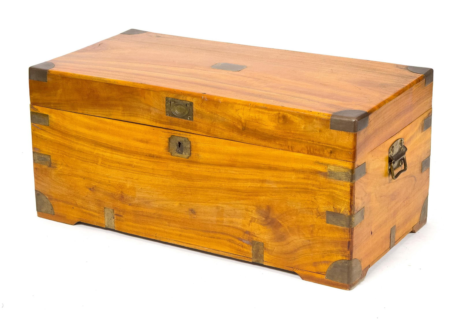 19TH C. CAMPHOR WOOD STORAGE CHEST.: A mid 19th C. brass bound camphor wood storage chest with an interior tray, 16”H x 34.75”W x 17.5”D.