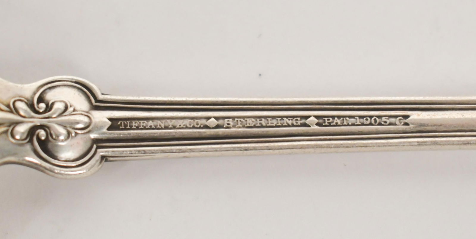 TIFFANY & CO. THREAD AND SHELL STERLING FLATWARE. - 3