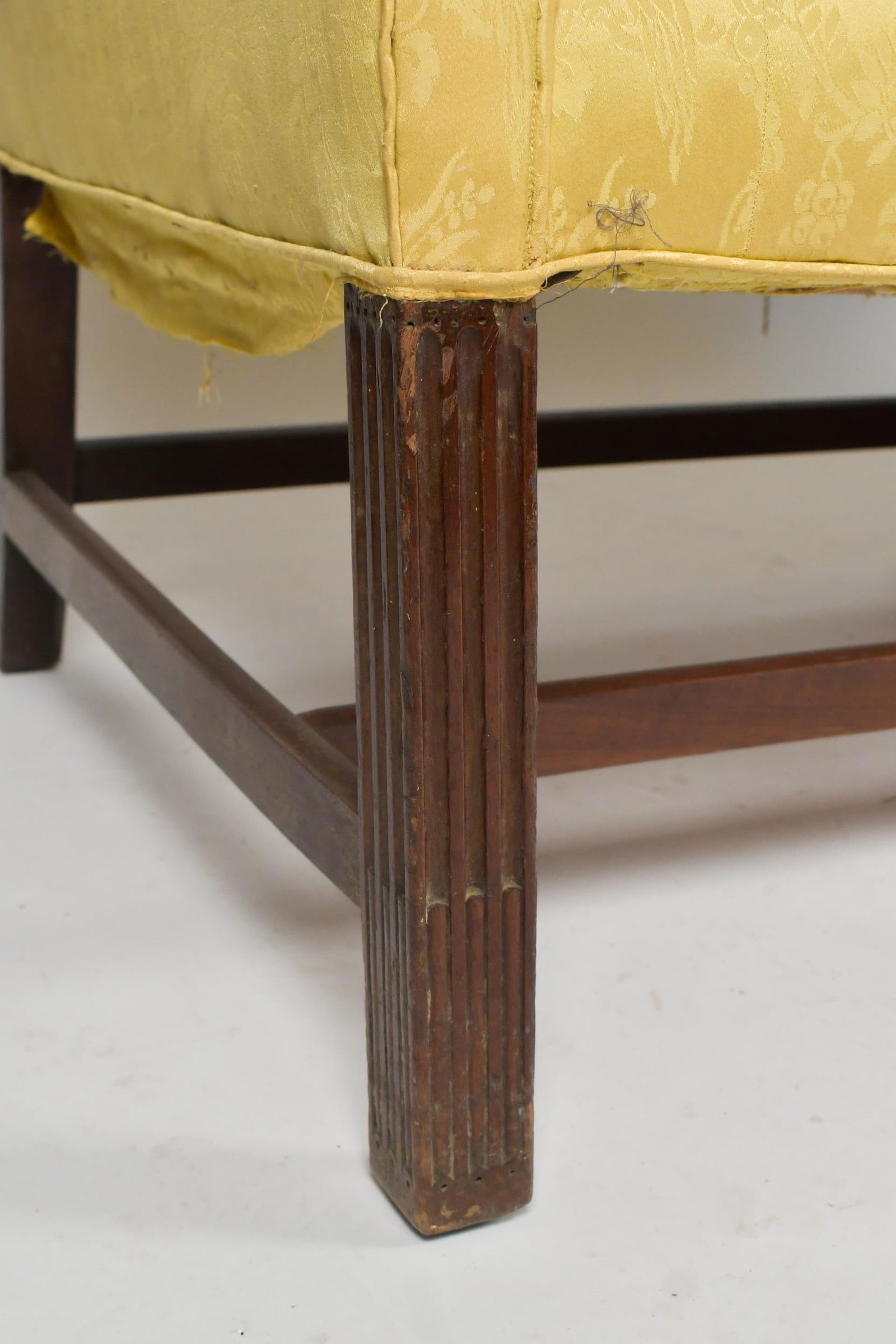 RARE 18TH C. CHIPPENDALE RHODE ISLAND SOFA. - 4