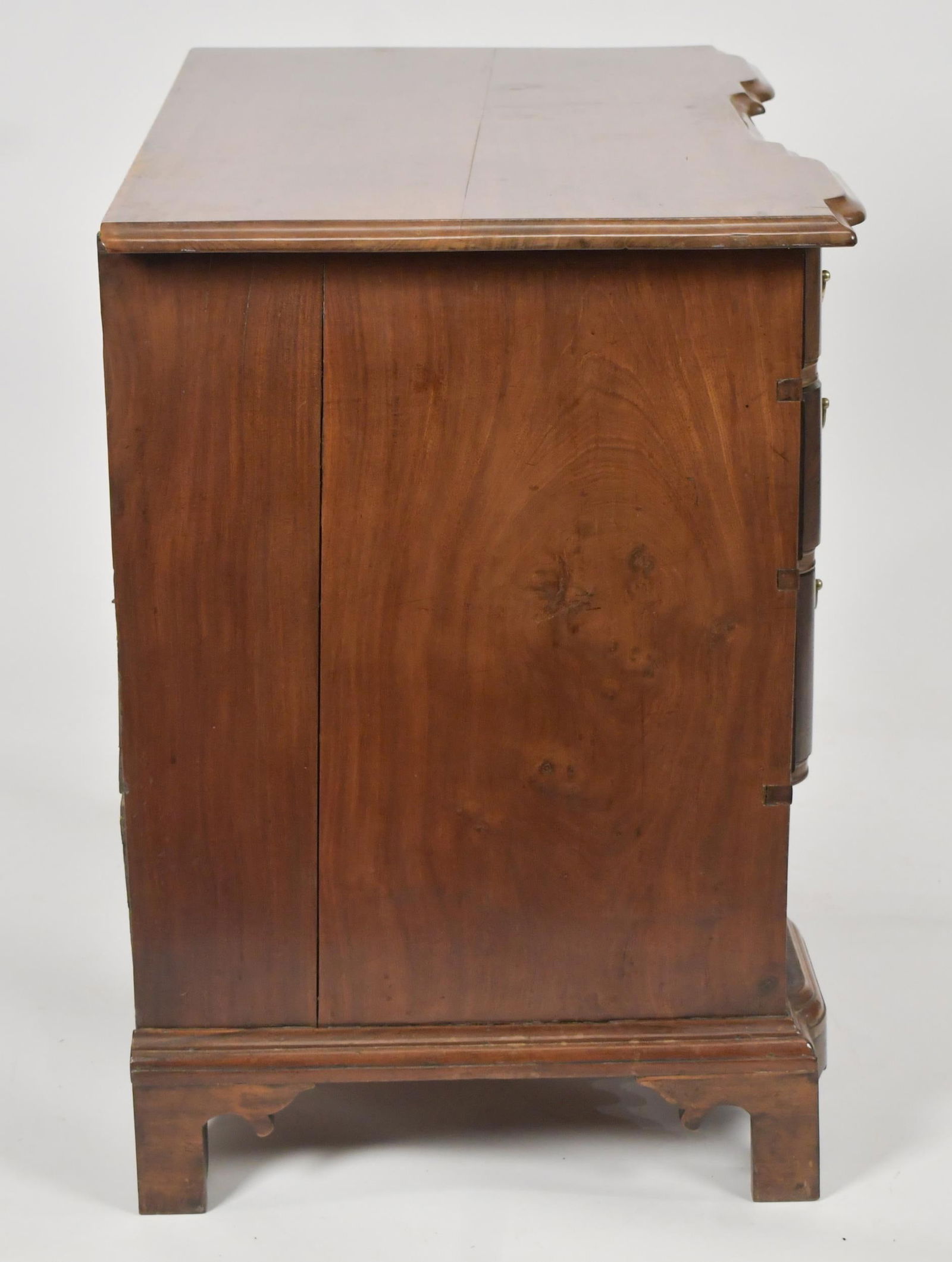 18TH C. MA CHIPPENDALE BLOCK FRONT DRESSING TABLE. - 9