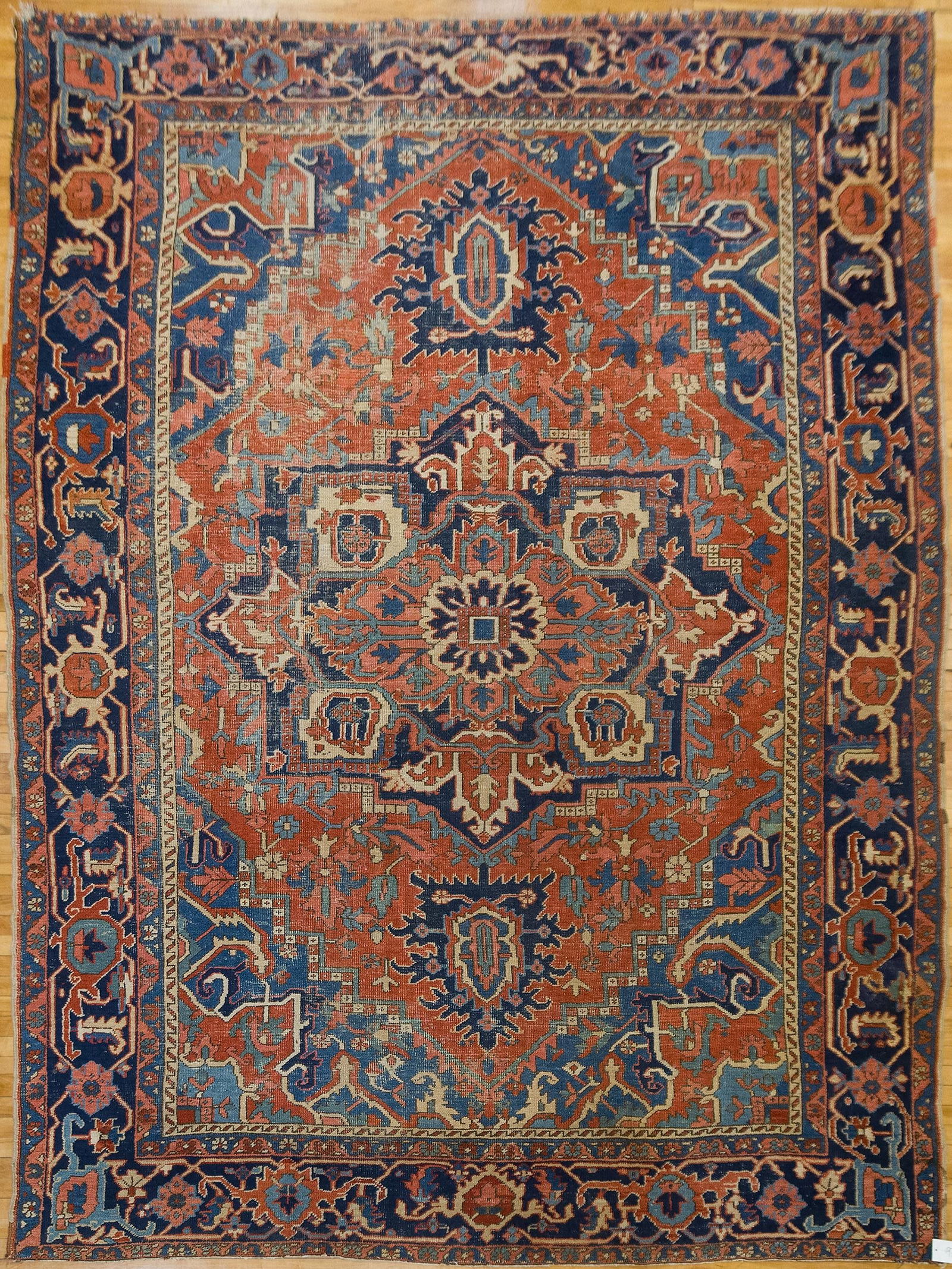ANTIQUE ORIENTAL HERIZ ROOM SIZE RUG. (1 of 1)