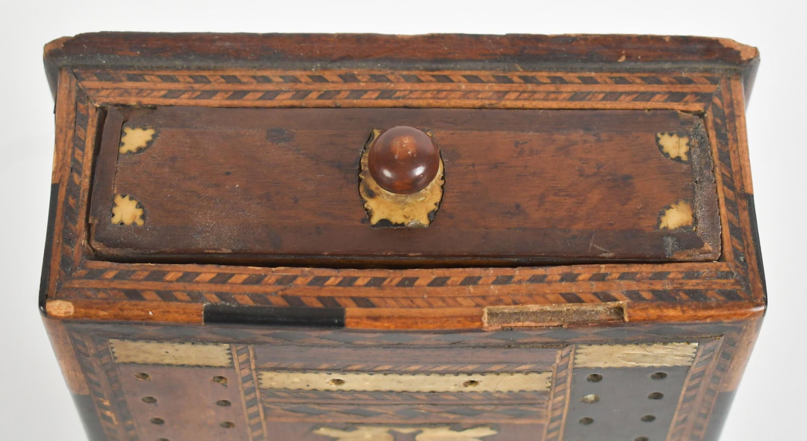 19TH C. SAILOR MADE CRIBBAGE BOARD. - 5