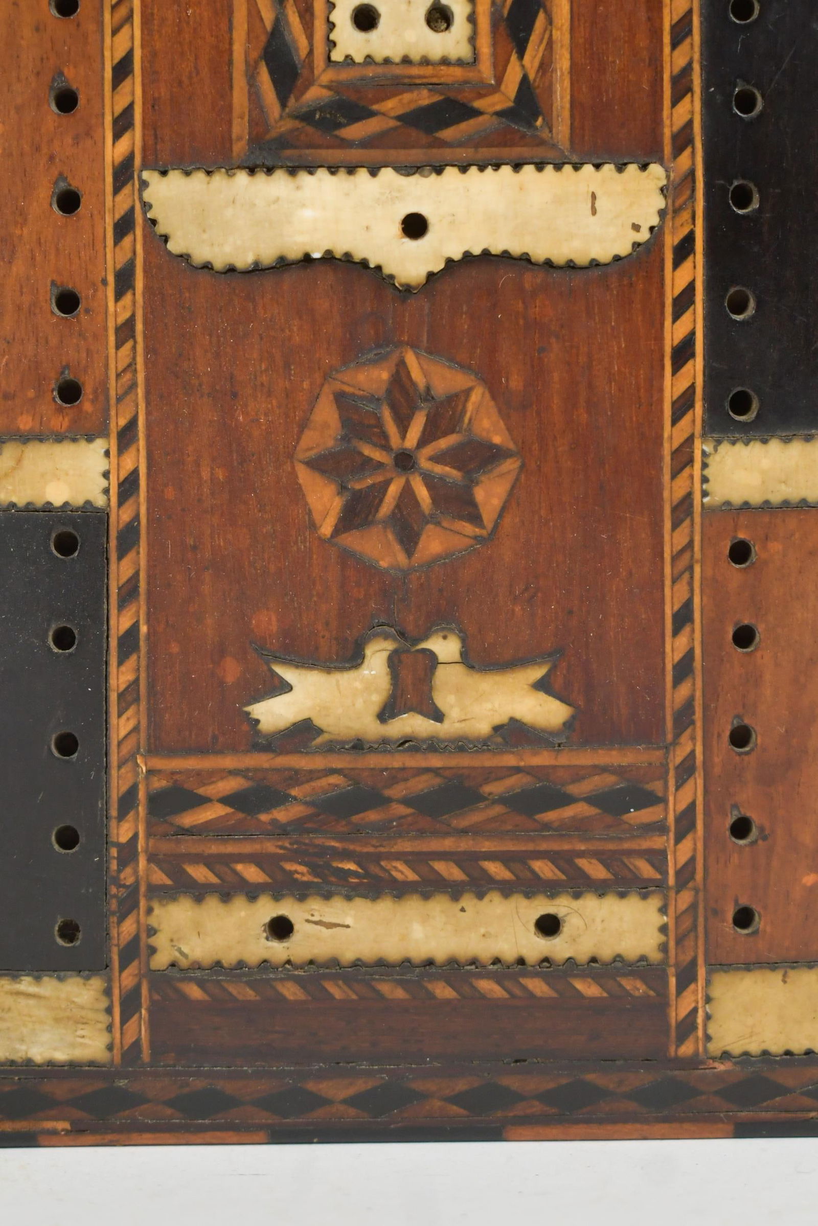 19TH C. SAILOR MADE CRIBBAGE BOARD. - 7