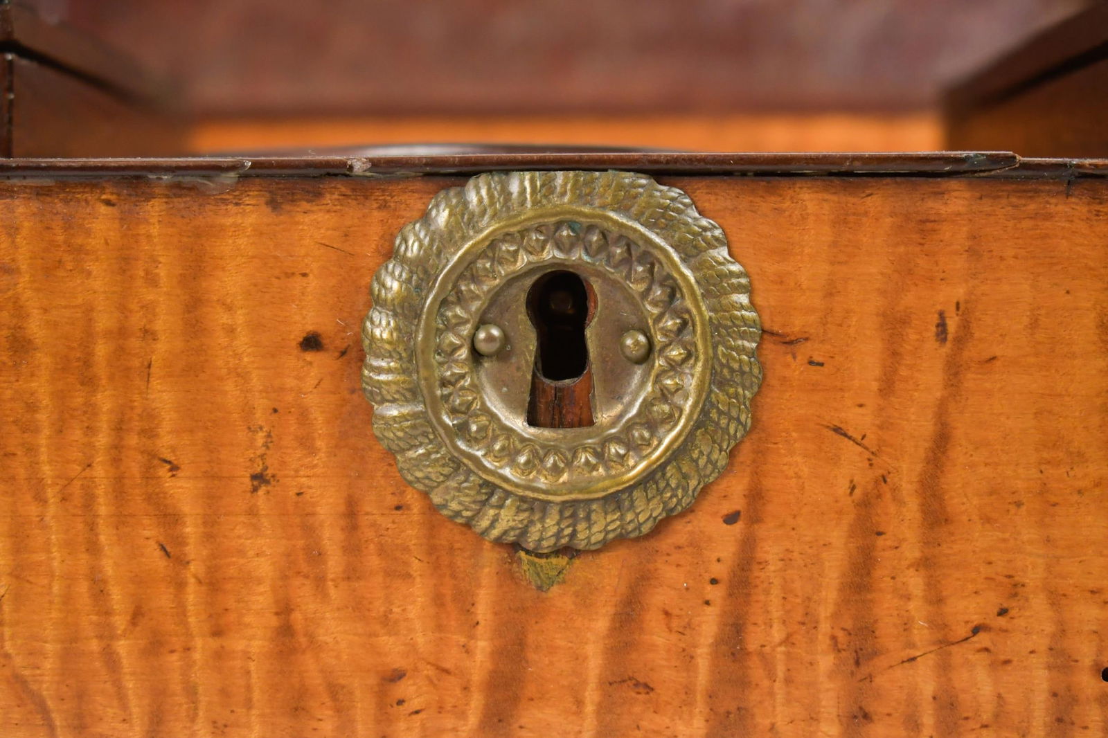 19TH C. TIGER MAPLE TEA CADDY. - 7