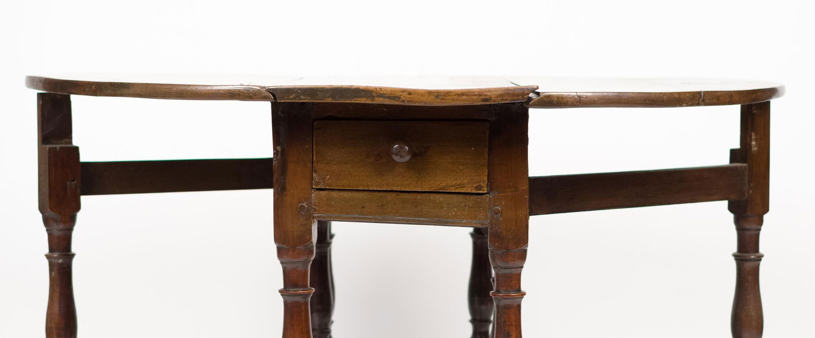 18TH C. SMALL SIZE OAK GATE LEG TABLE. - 5