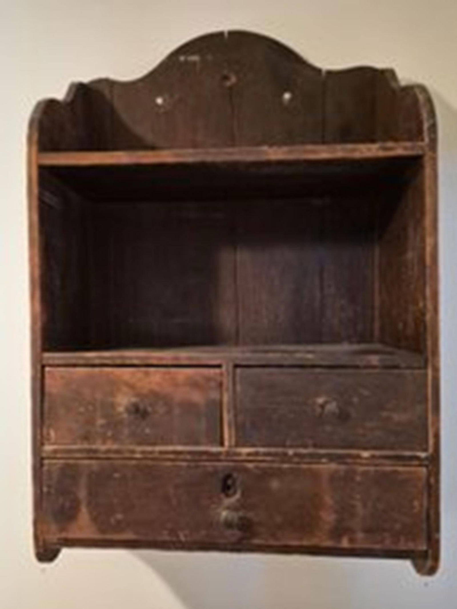 19TH C. COUNTRY PINE HANGING SHELF W/DRAWERS. (1 of 6)