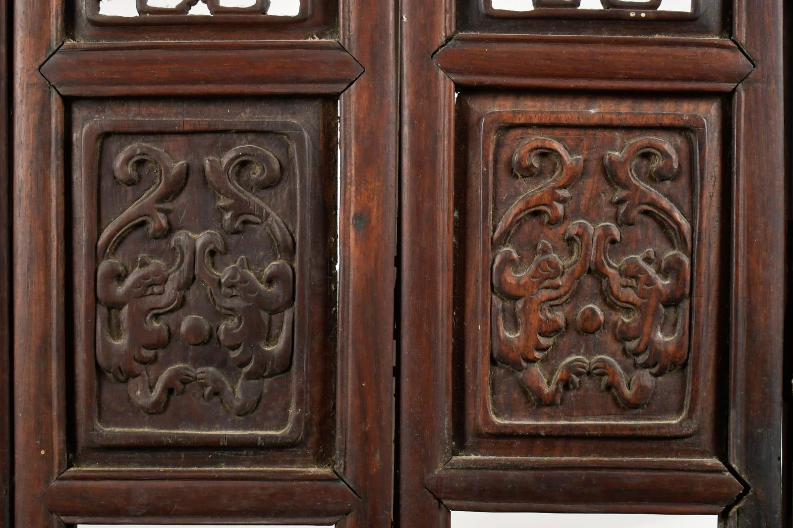 ANTIQUE REVERSE PAINTED CHINESE TABLE SCREEN. - 4