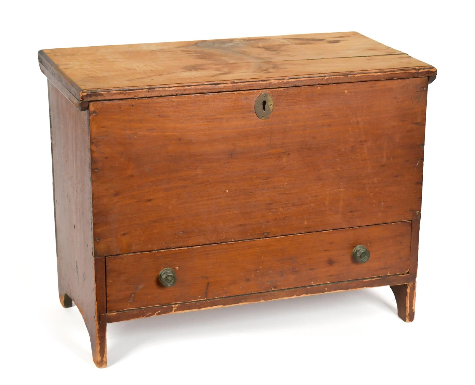 19TH C. CHILDS SIZE BLANKET CHEST. (1 of 1)