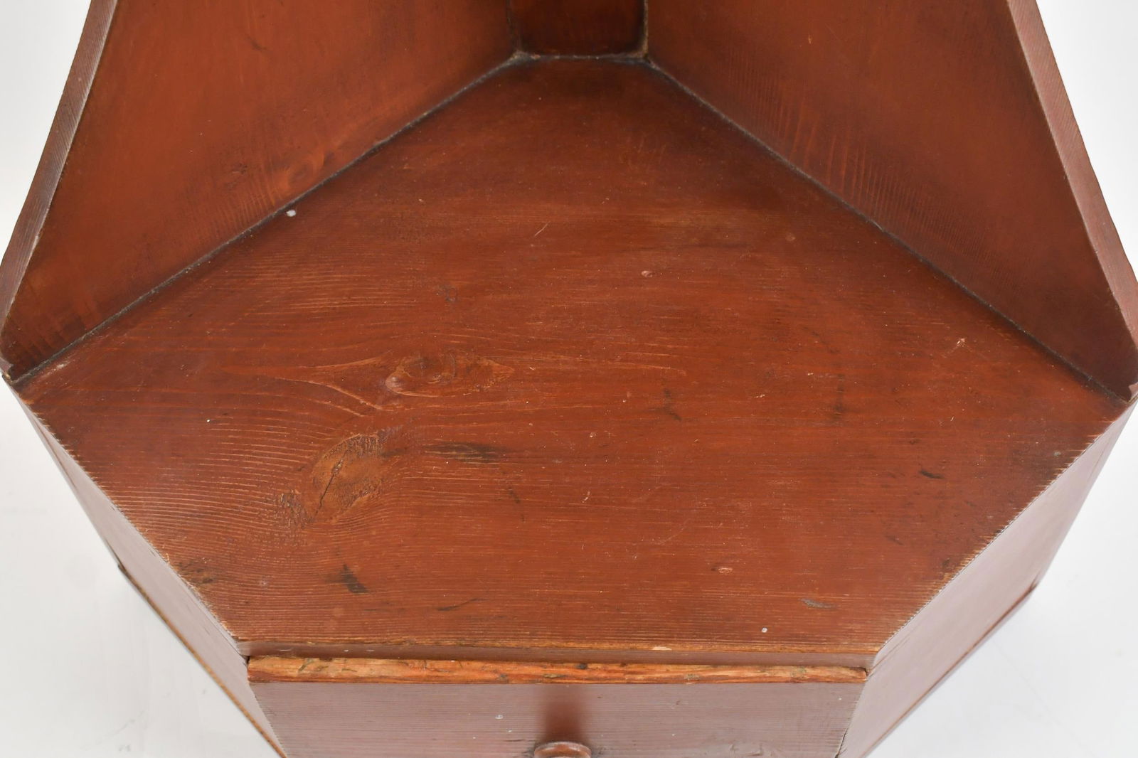 ANTIQUE RED PAINTED CORNER SHELF. - 12
