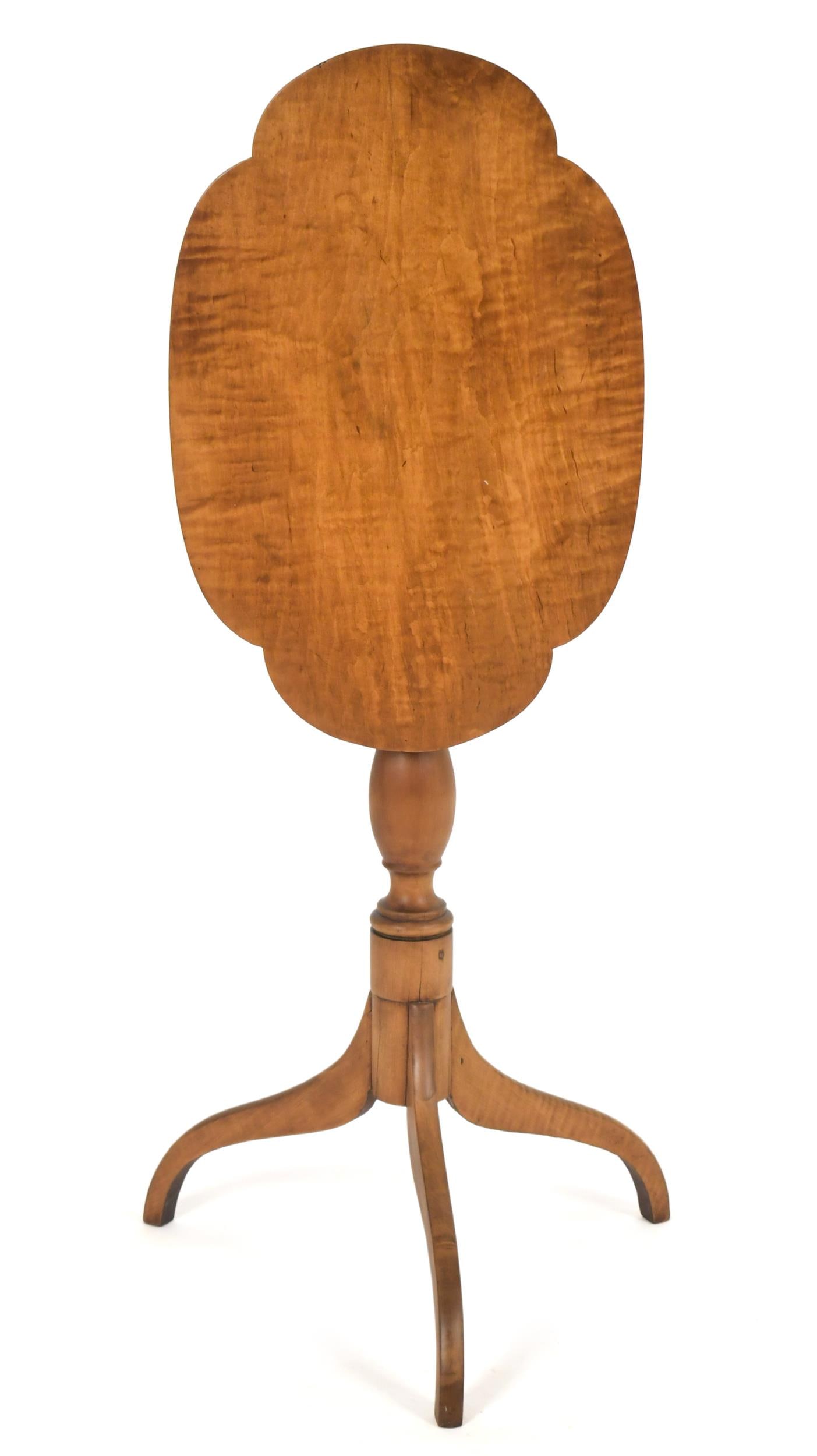 19TH C. AMERICAN FEDERAL CURLY MAPLE CANDLESTAND. (1 of 1)