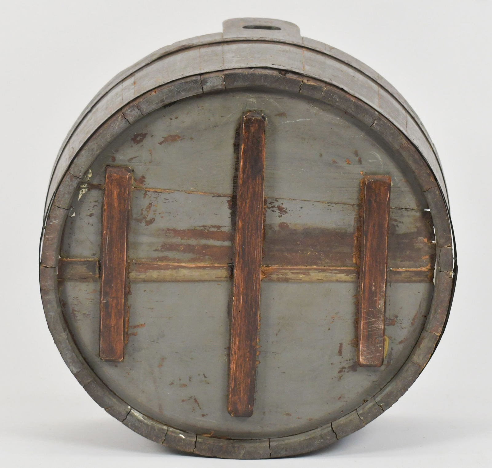 LARGE 19TH C. GRAY PAINTED TUB. - 2