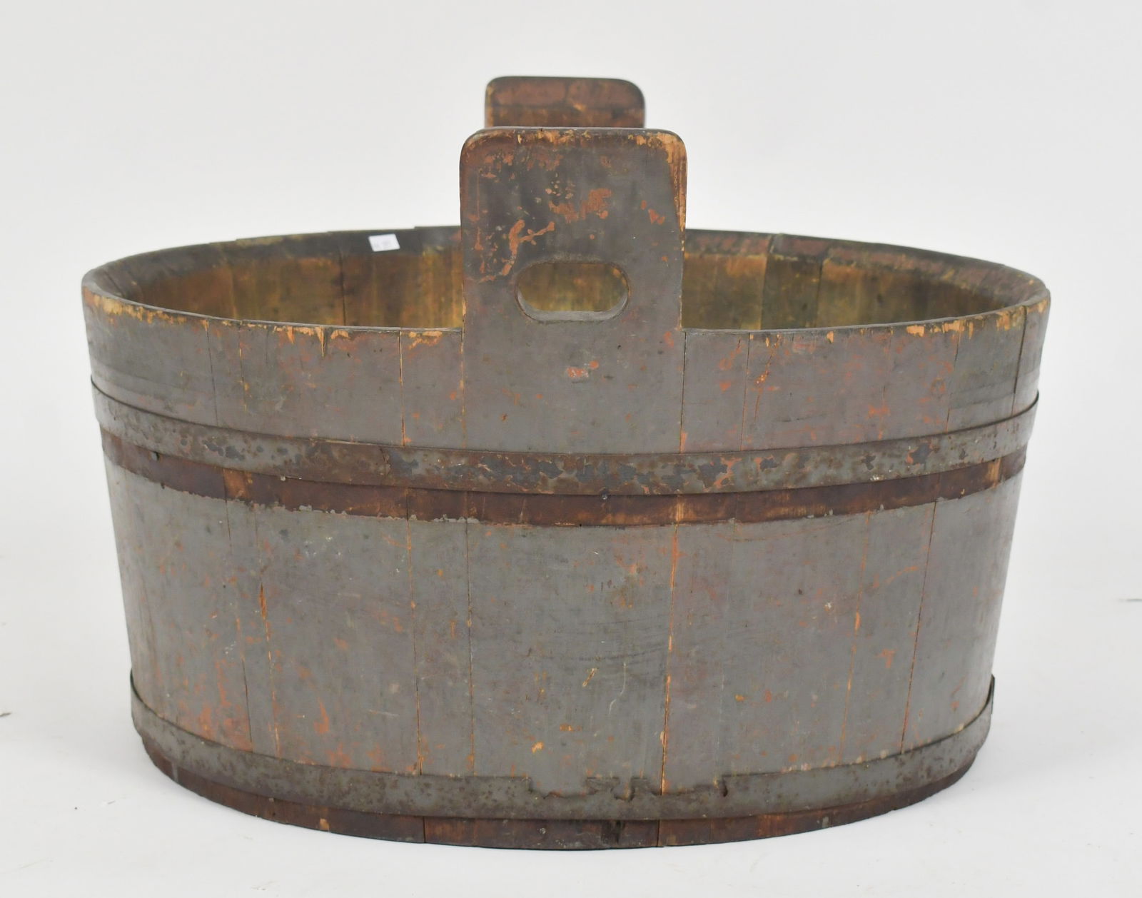 LARGE 19TH C. GRAY PAINTED TUB. - 8