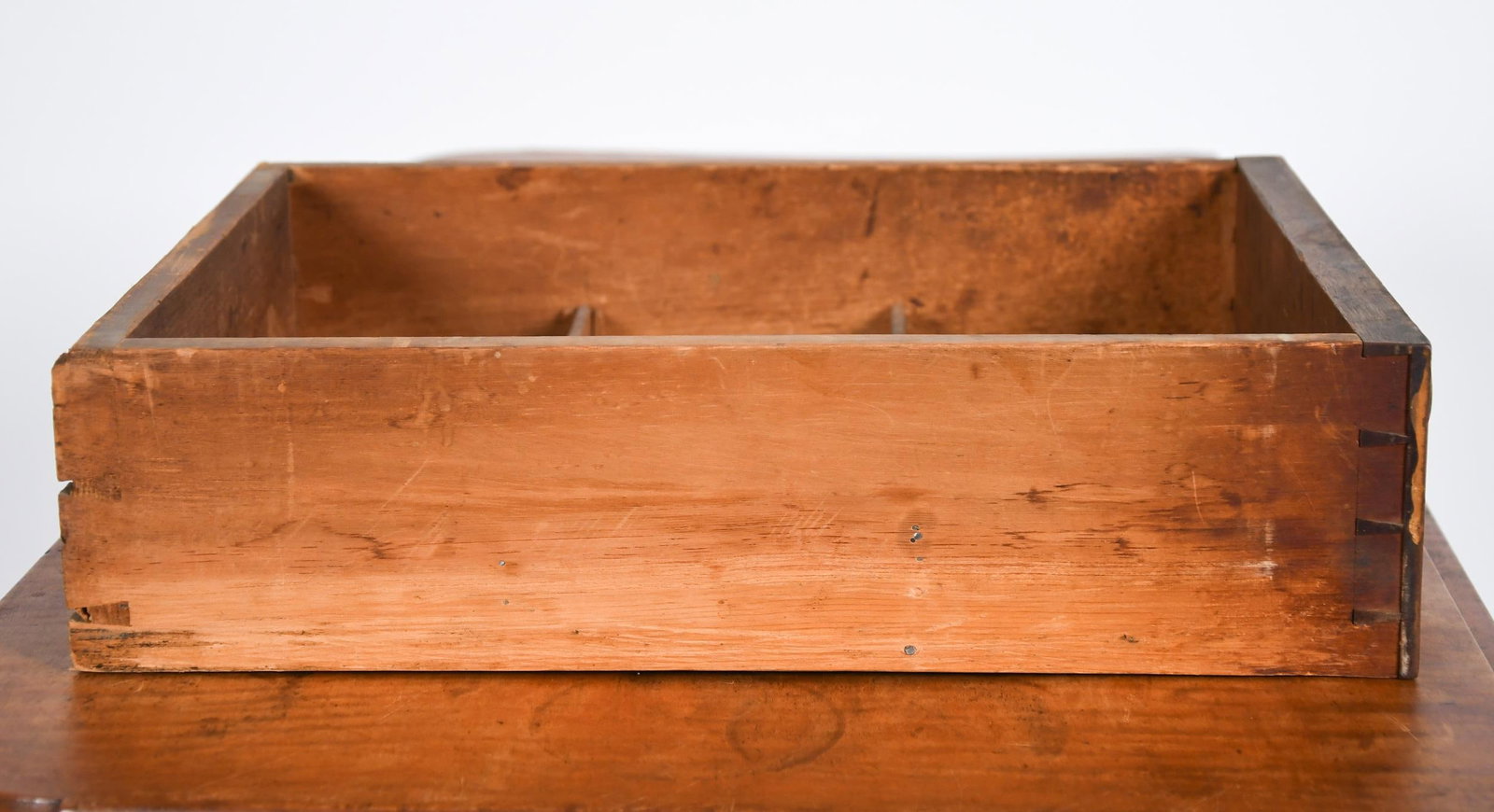 19TH C. NEW ENGLAND TIGER MAPLE WORK TABLE. - 6