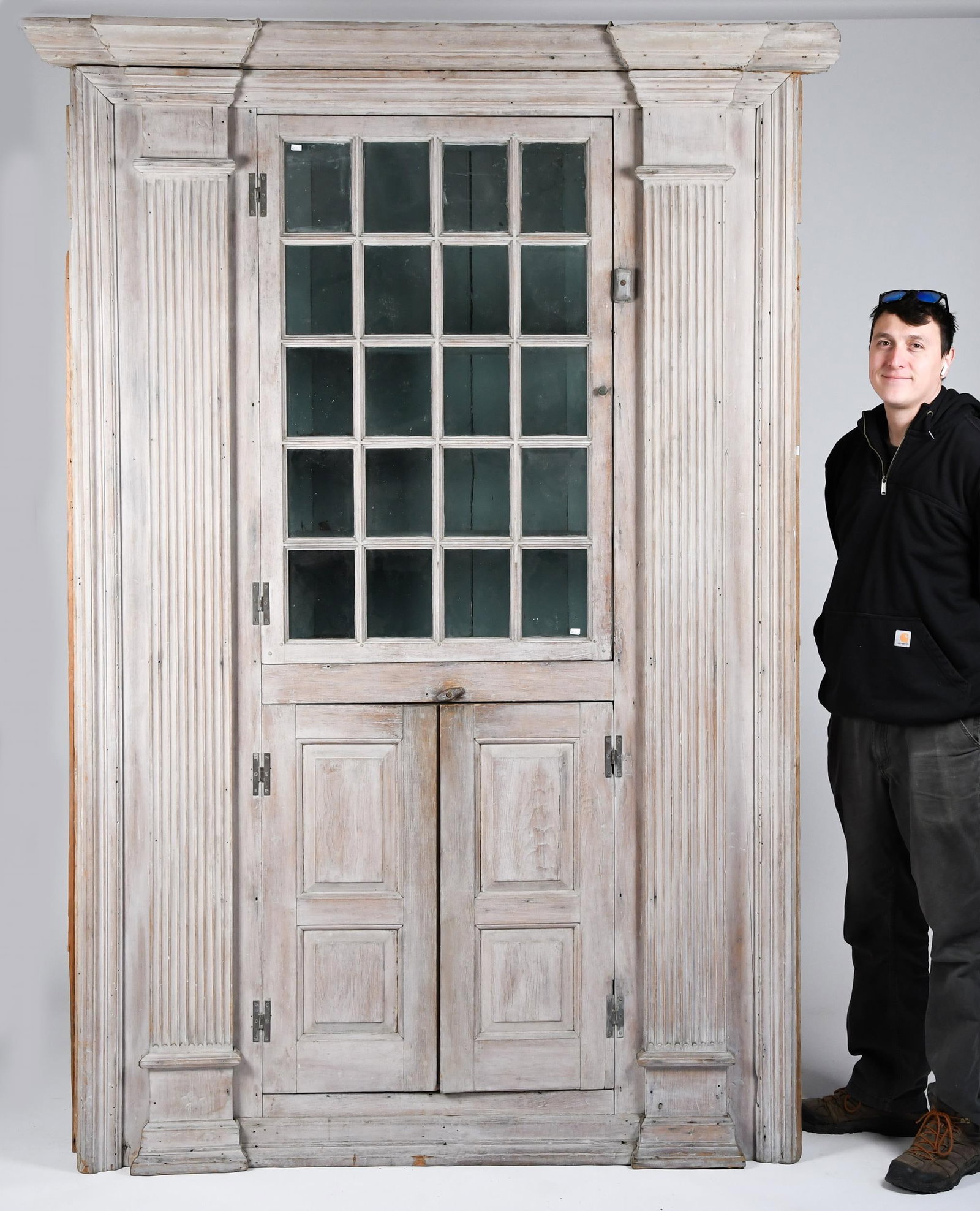 RARE MID 18TH C. ARCHITECTURAL PINE CORNER CUPBOARD. - 11