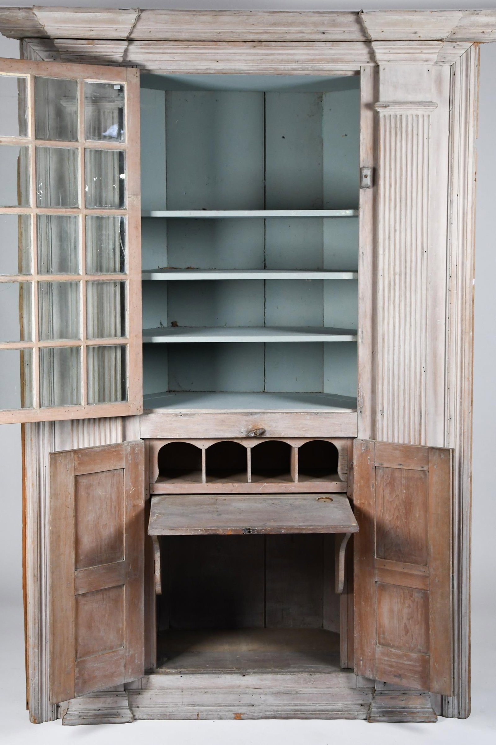 RARE MID 18TH C. ARCHITECTURAL PINE CORNER CUPBOARD. - 6