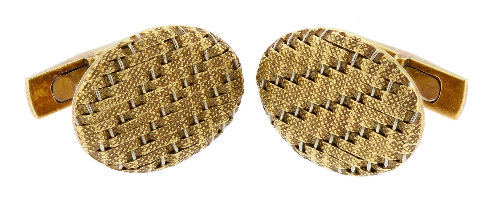 VINTAGE ITALIAN 18K GOLD BASKETWEAVE CUFFLINKS.: A set of vintage, Italian, 18k yellow gold (stamped), basketweave cufflinks, 15/16 of an inch long, 20.7 grams.