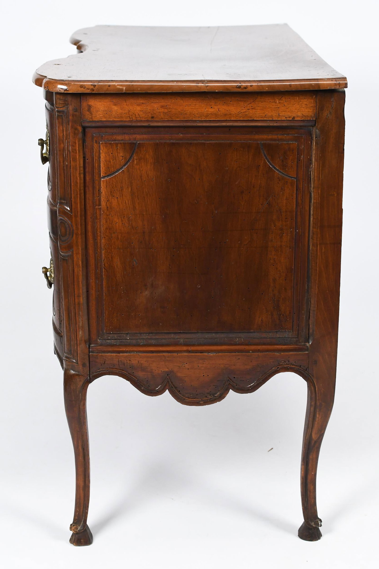 18TH C. ITALIAN WALNUT COMMODE. - 7