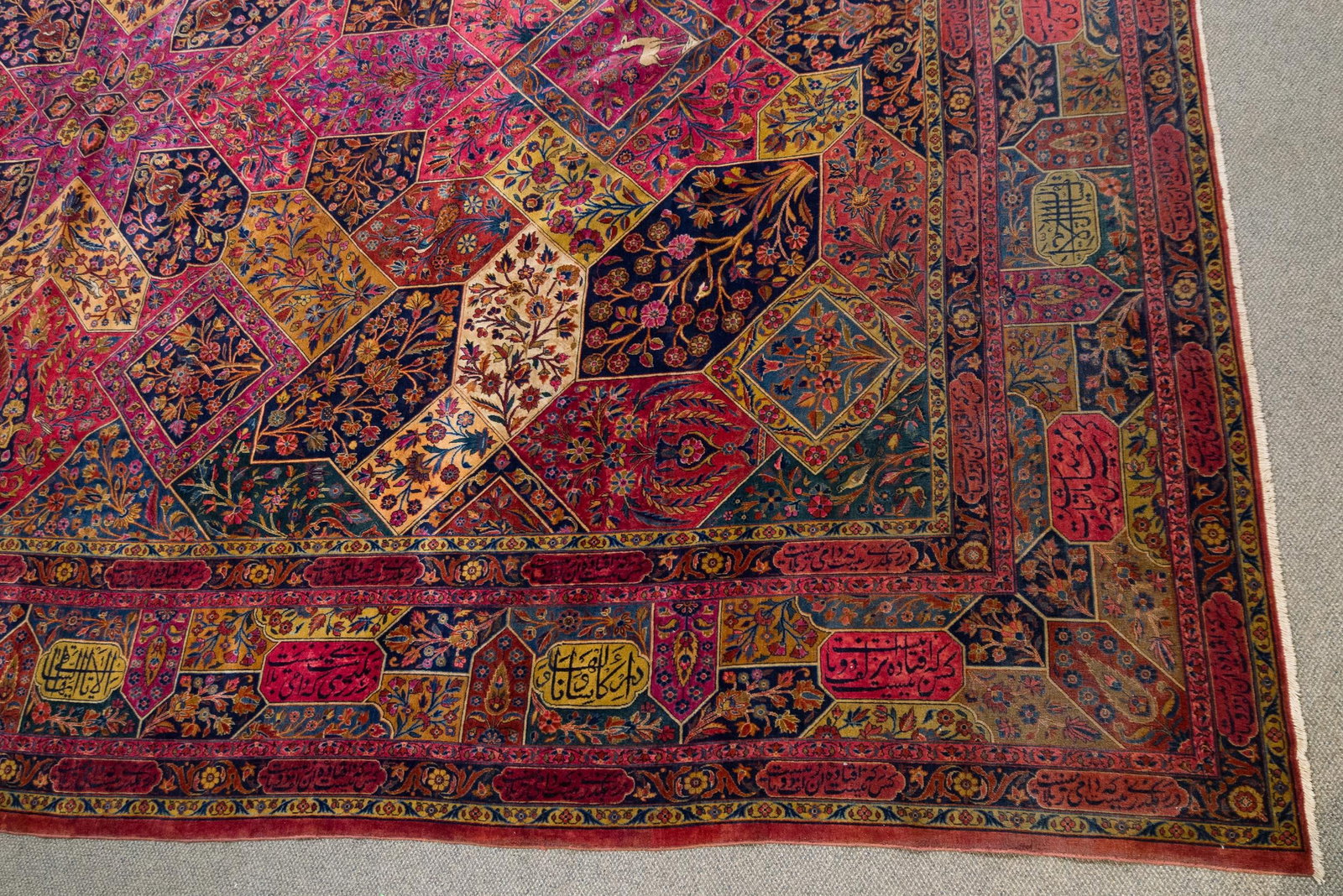ANTIQUE SIGNED SAROUK ORIENTAL ROOM SIZE RUG. - 6