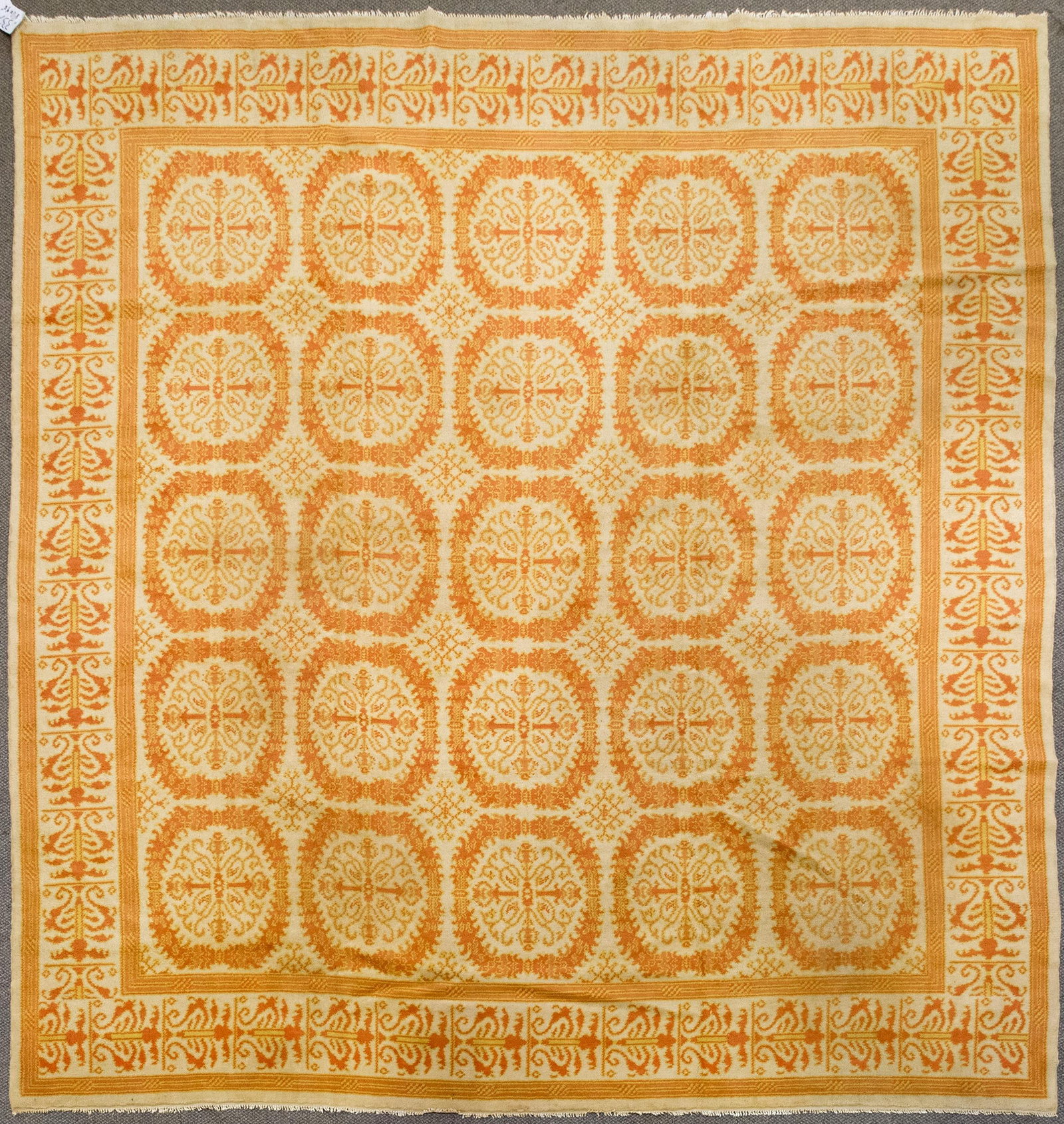 VINTAGE ORIENTAL SPANISH/FRANCO ERA RUG. (1 of 7)