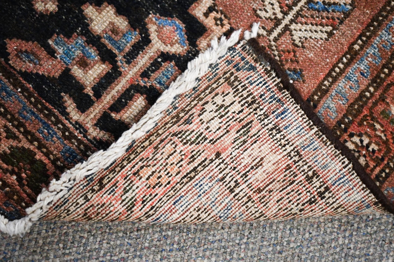 ANTIQUE ORIENTAL RUNNER. - 5