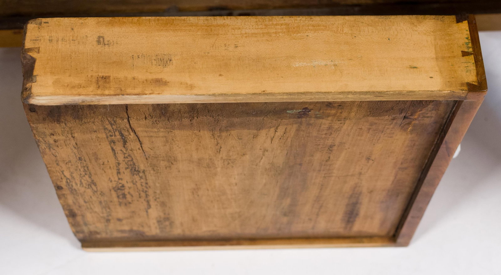 19TH C. AMERICAN CHERRY CORNER CUPBOARD. - 8