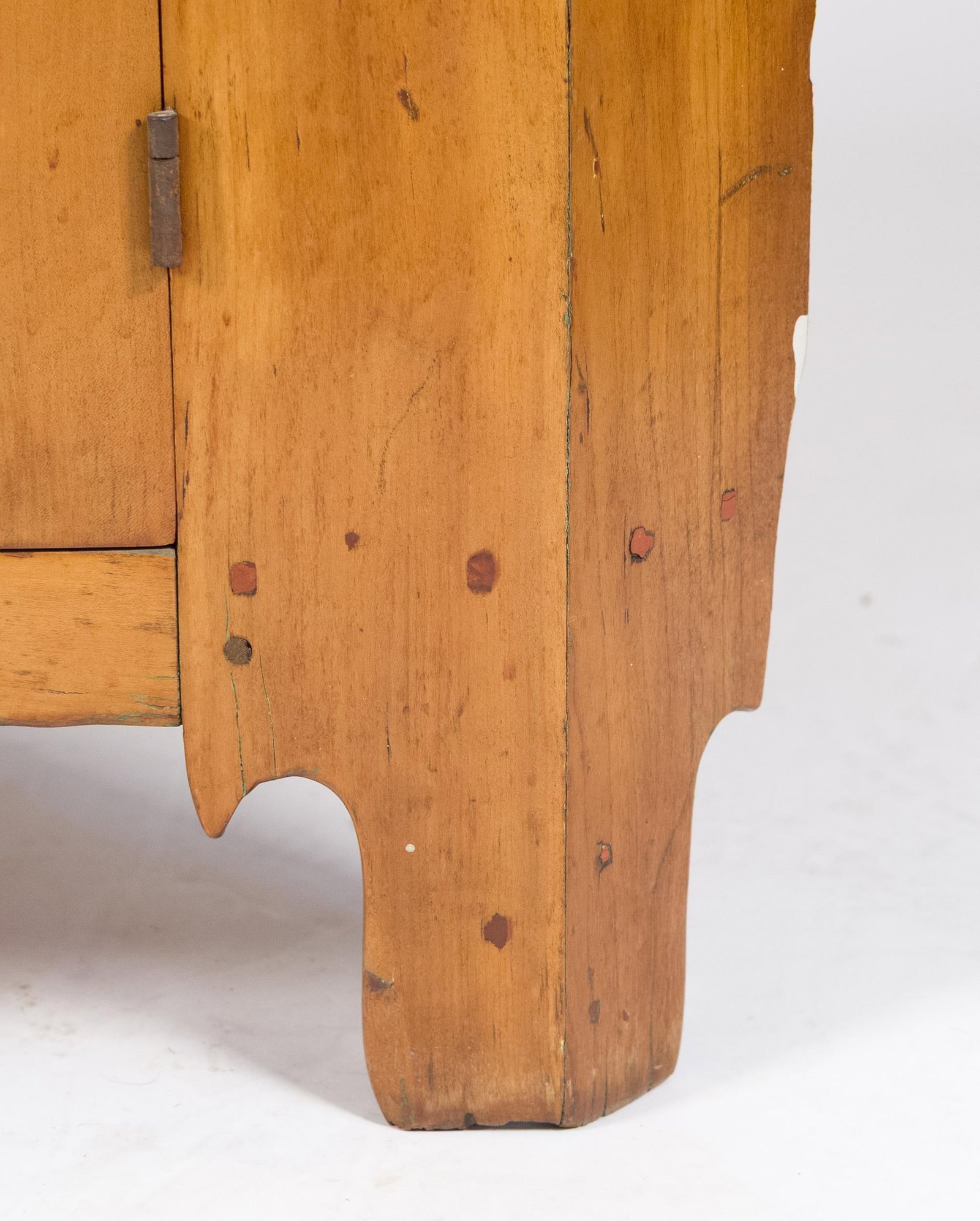 19TH C. AMERICAN CHERRY CORNER CUPBOARD. - 5