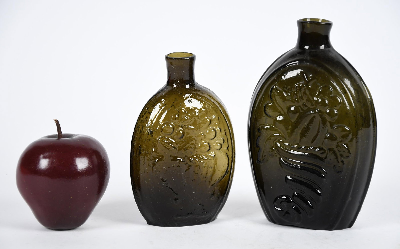 TWO 19TH C. BLOWN GLASS FLASKS, CORNUCOPIA. - 6