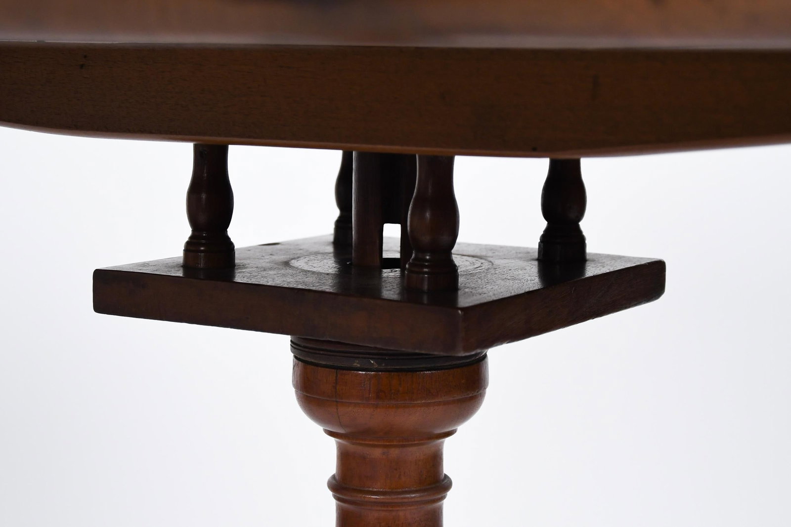 18TH C. PA WALNUT DISH TOP TEA TABLE. - 3