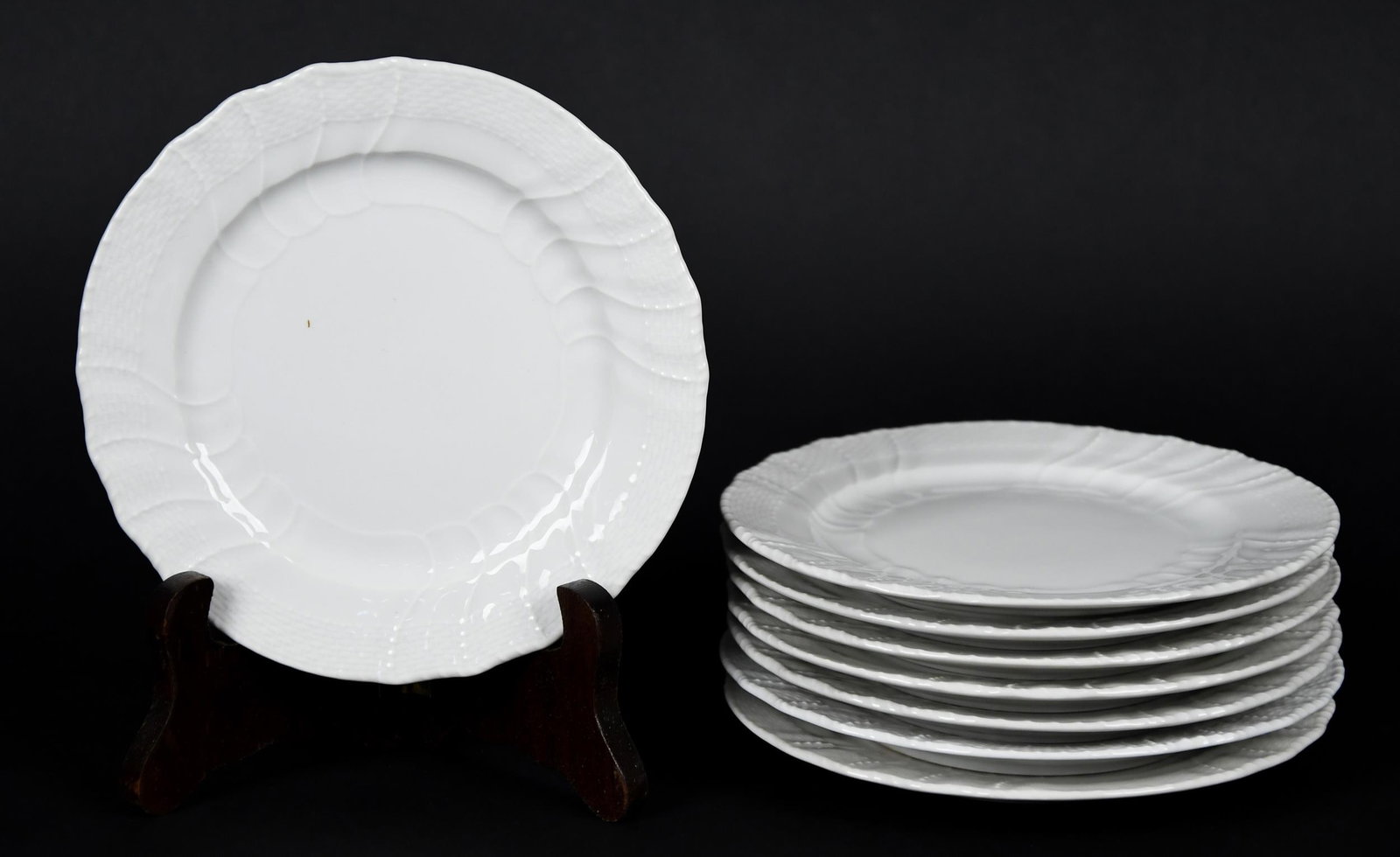 KPM BERLIN NEUOSIER PATTERN CHINA SET. - 11