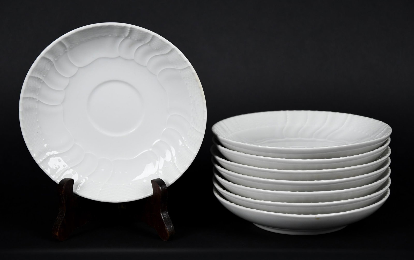 KPM BERLIN NEUOSIER PATTERN CHINA SET. - 13
