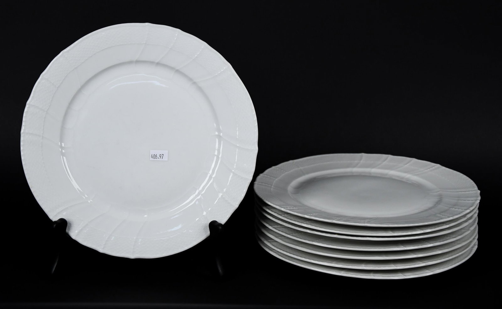 KPM BERLIN NEUOSIER PATTERN CHINA SET. - 18