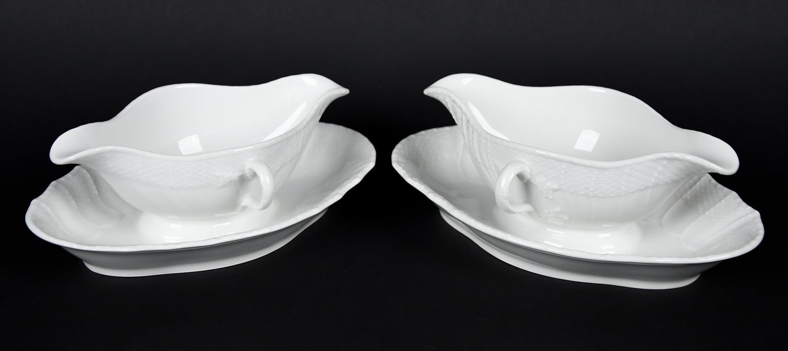 KPM BERLIN NEUOSIER PATTERN CHINA SET. - 20