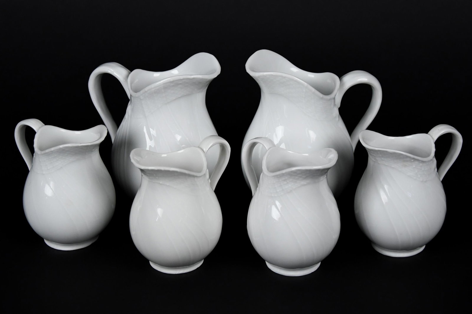 KPM BERLIN NEUOSIER PATTERN CHINA SET. - 2