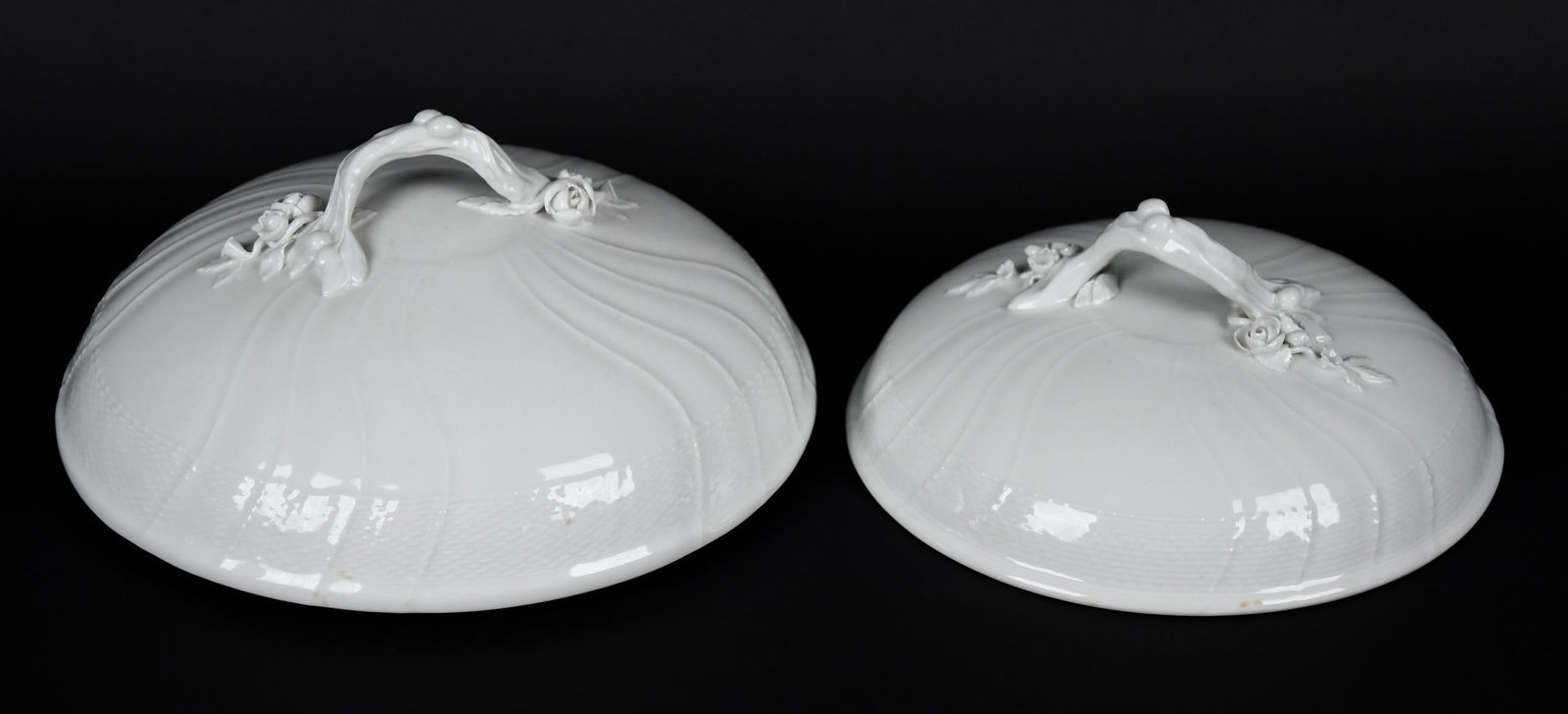 KPM BERLIN NEUOSIER PATTERN CHINA SET. - 9
