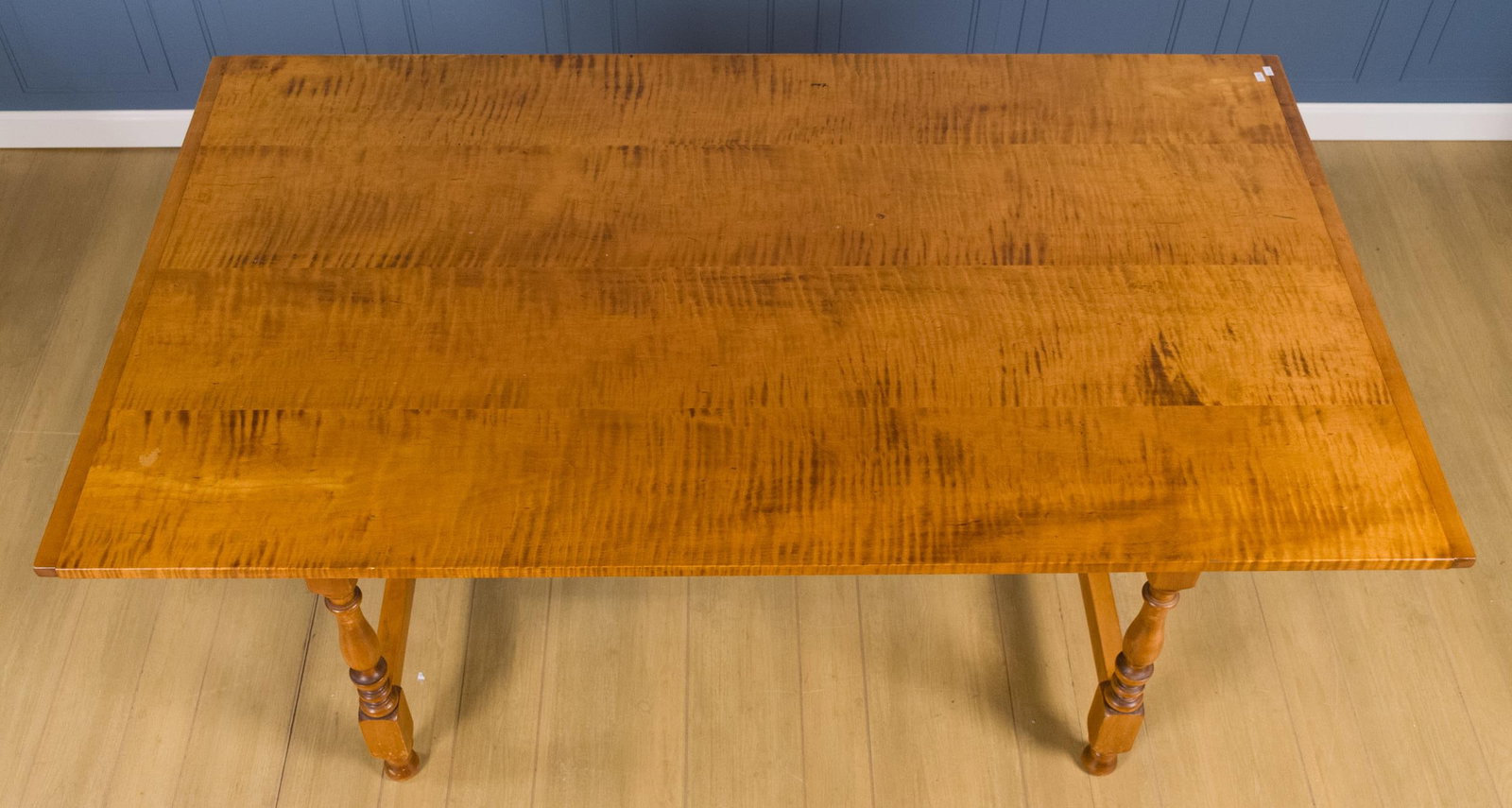 DR DIMES MAPLE DINING TABLE. - 3
