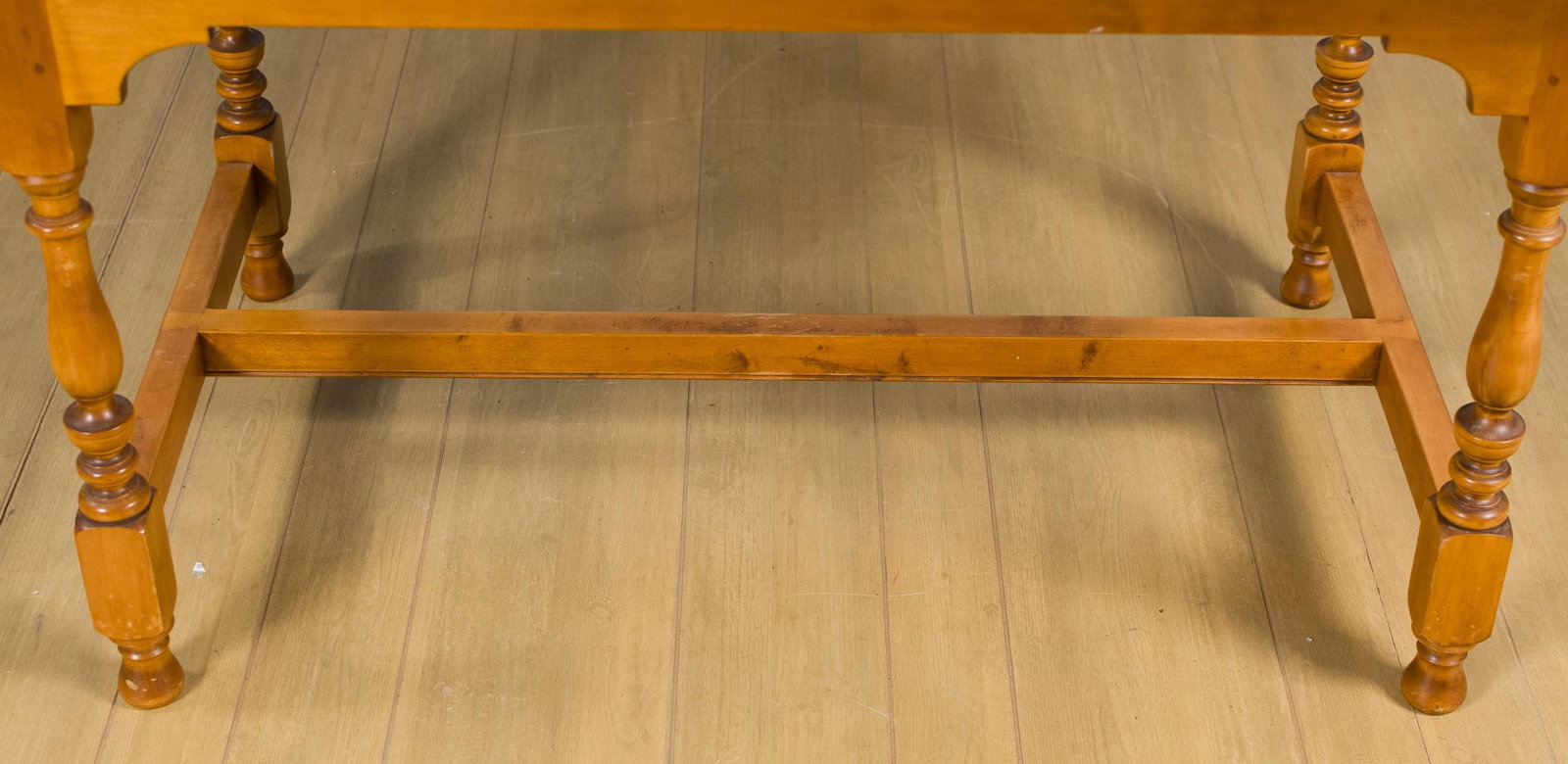 DR DIMES MAPLE DINING TABLE. - 4