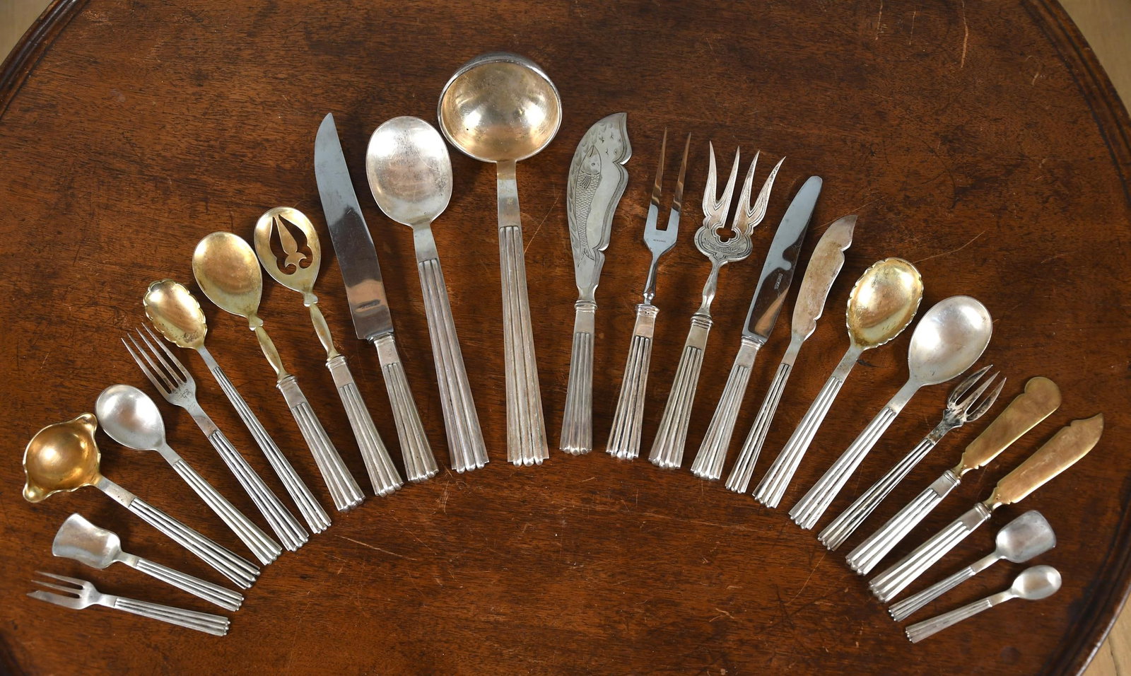CONTINENTAL SILVER FLATWARE SET. - 2