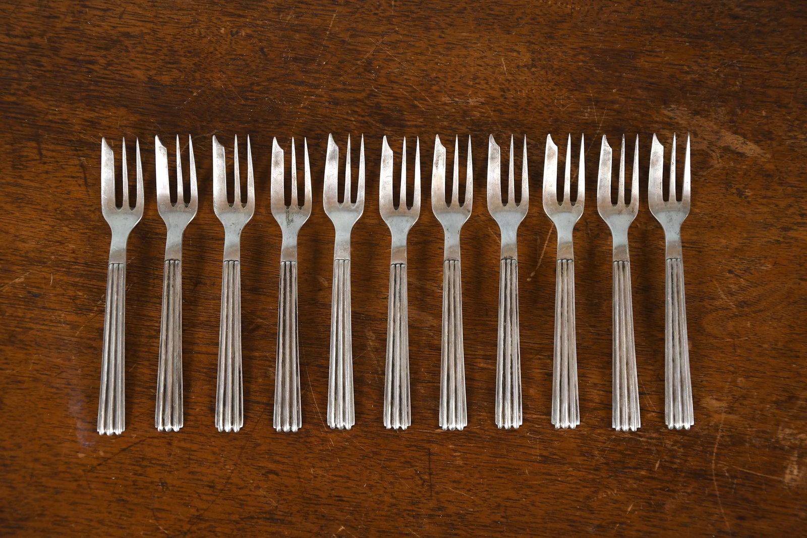 CONTINENTAL SILVER FLATWARE SET. - 5