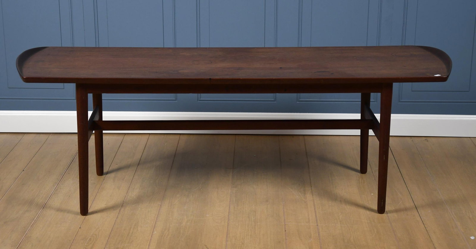 VINTAGE TEAK COFFEE TABLE. - 2