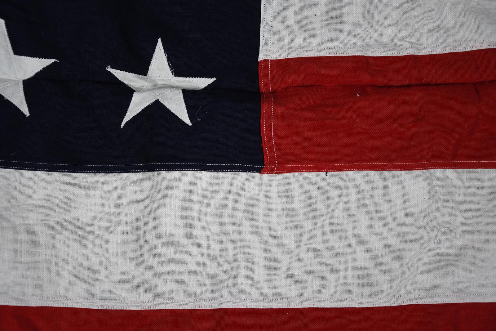 FIVE VINTAGE AMERICAN FLAGS . - 6