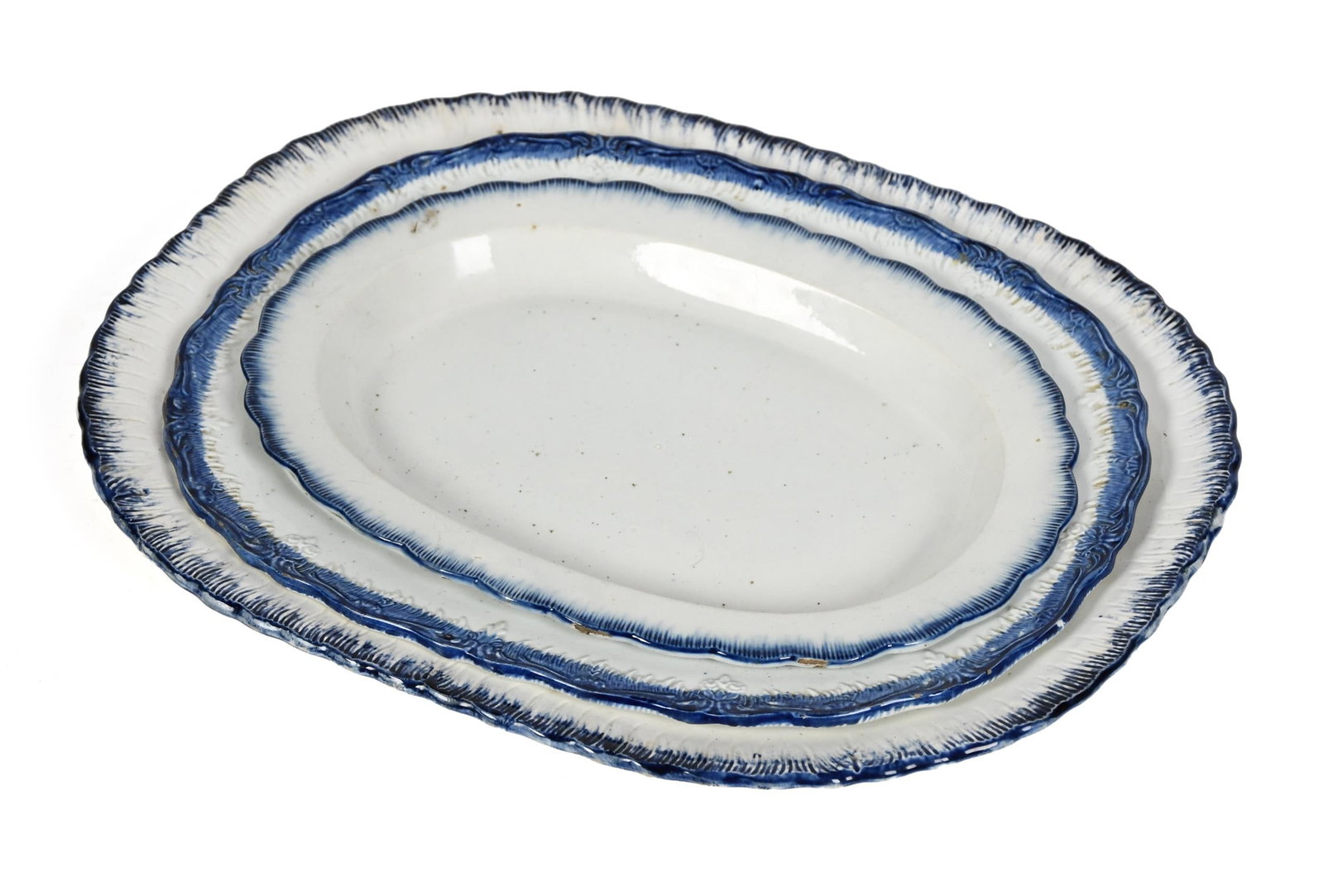 THREE ANTIQUE BLUE FEATHER EDGE PLATTERS. (1 of 12)