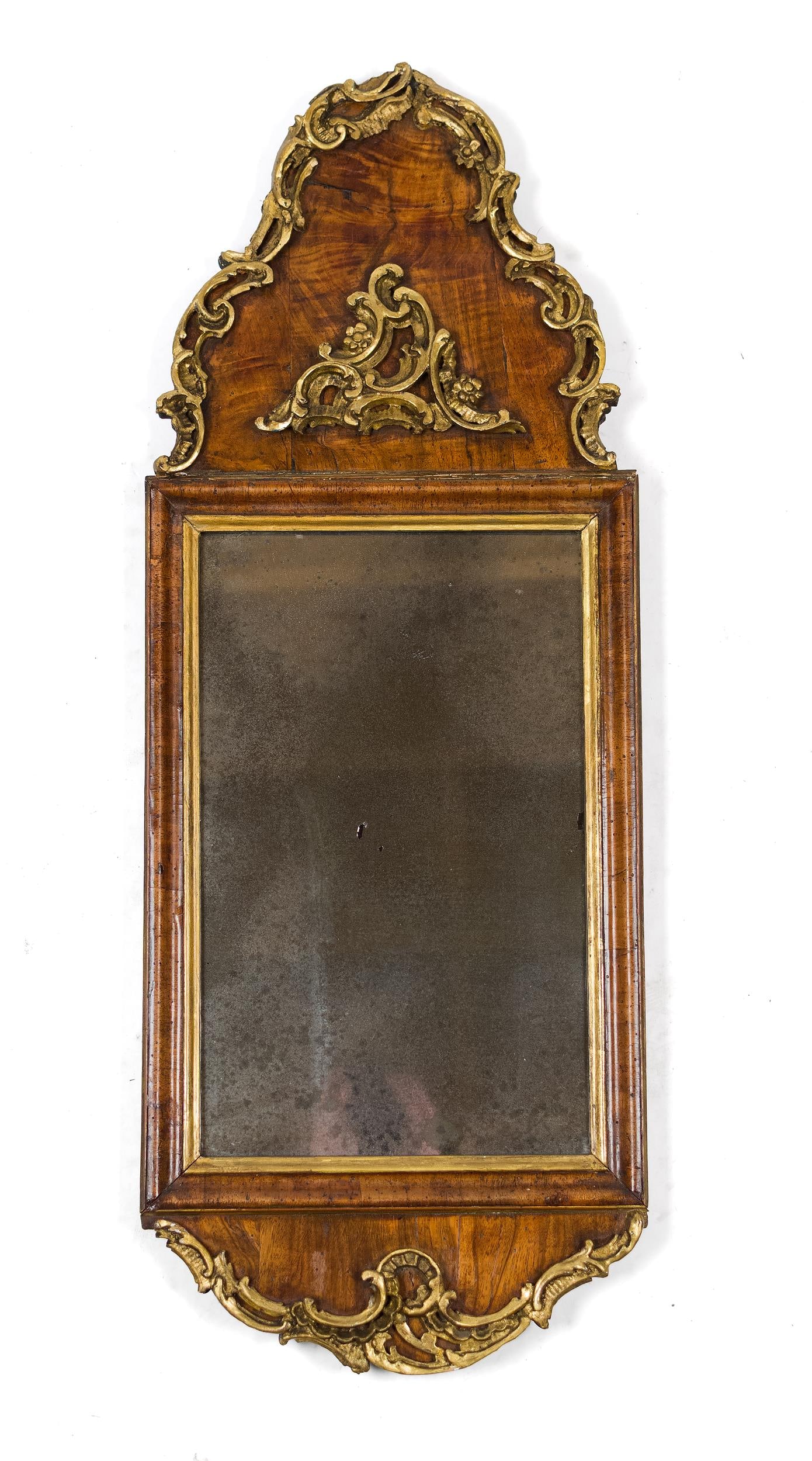 18TH C. QUEEN ANNE CAPE COD LOOKING GLASS. (1 of 5)